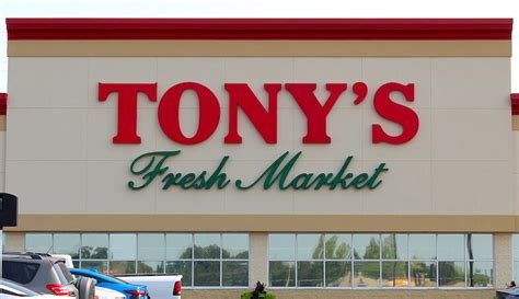 This giveaway is in partnership with Buddig Lunchmeats. . Tonys fresh market round lake beach